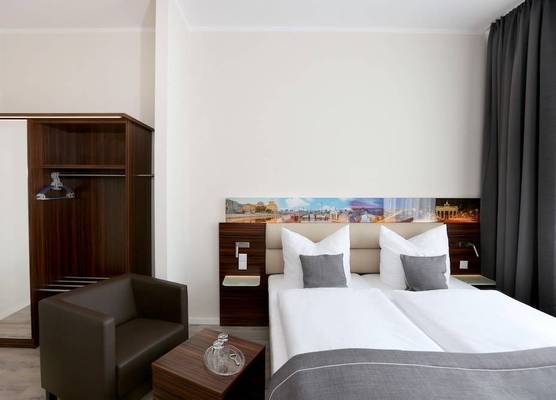 Hoteltow 1