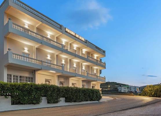 Paradise Art Hotel by Mr and Mrs White 1