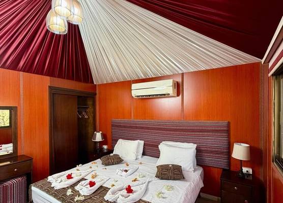 Rum Oasis Luxury Camp 1