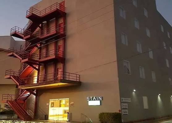 Stain Loft & Suites 1