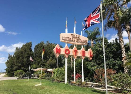 Warm Mineral Springs Motel 1