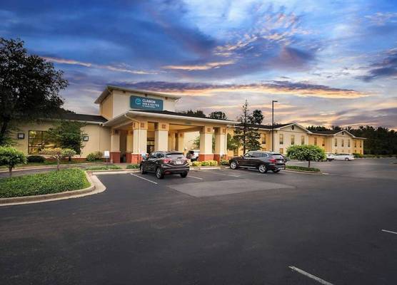 Clarion Inn & Suites Indianapolis Northwest 1