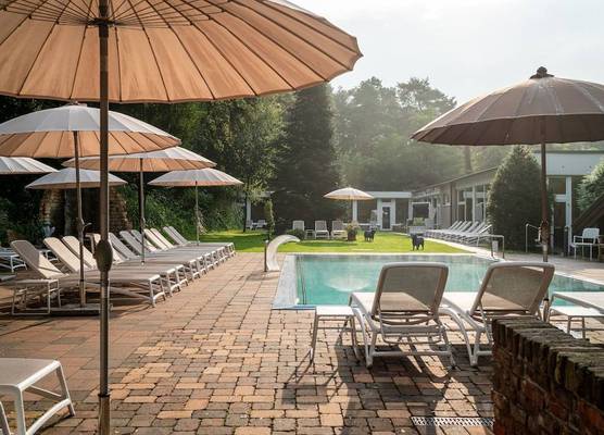 Waldhotel Tannenhäuschen 1