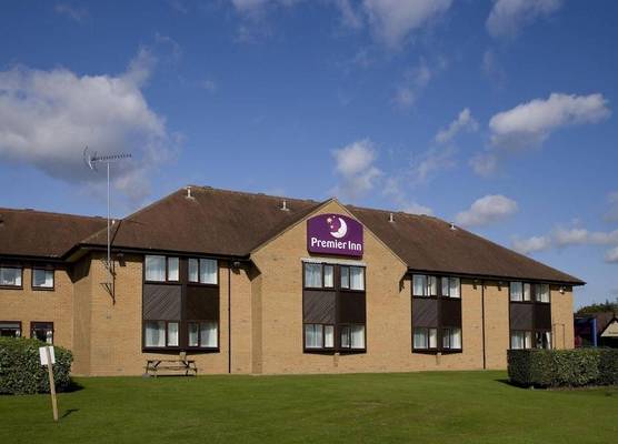 Premier Inn Northampton West - Harpole 1