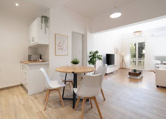 City Chic Apartment with Park View 1