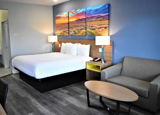 Days Inn & Suites by Wyndham Downtown/University of Houston 1