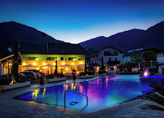 SCHLOSSHOF SÜDTIROL - Hotel & Camping Resort 1