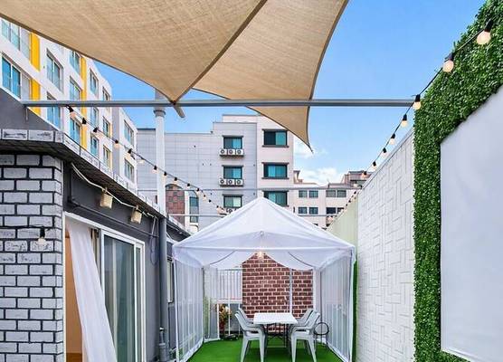 Aroma Hotel 1