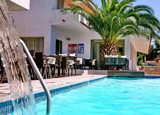 Sandy Bay Hotel 1