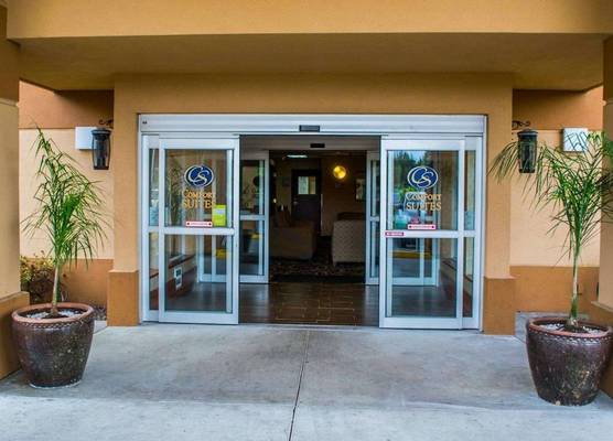 Comfort Suites Portland Southwest 1