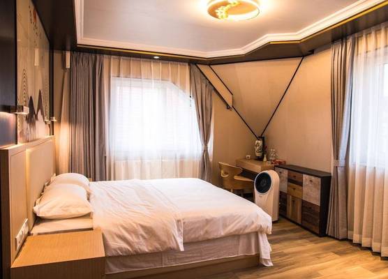 Mr.Liao Hotel 1
