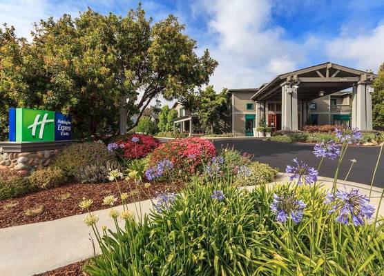 Holiday Inn Express & Suites CARPINTERIA by IHG 1