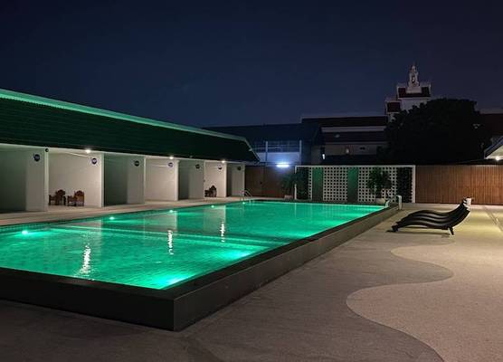 Luxe Villa 1