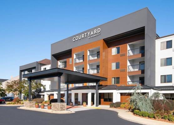 Courtyard by Marriott Burlington 1