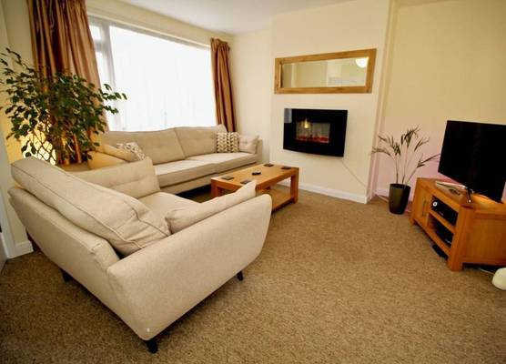Henry's Guesthouse 1
