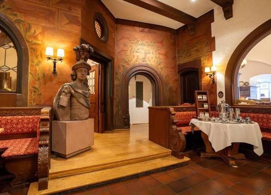 Hotel zum Ritter St Georg - Oldest Residential Building in Heidelberg since 1592 1