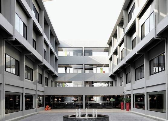 S Ratchada Leisure Hotel 1