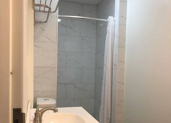 LINDENHURST MOTEL 1
