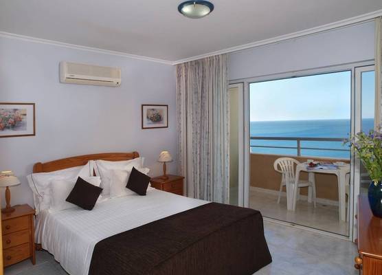 Apartamentos Jardins da Rocha 1