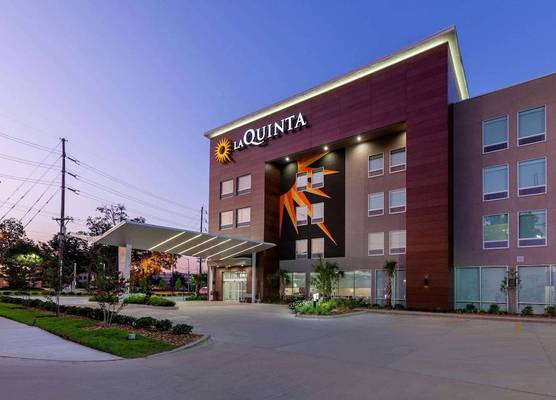 La Quinta Inn & Suites by Wyndham Lafayette Oil Center 1