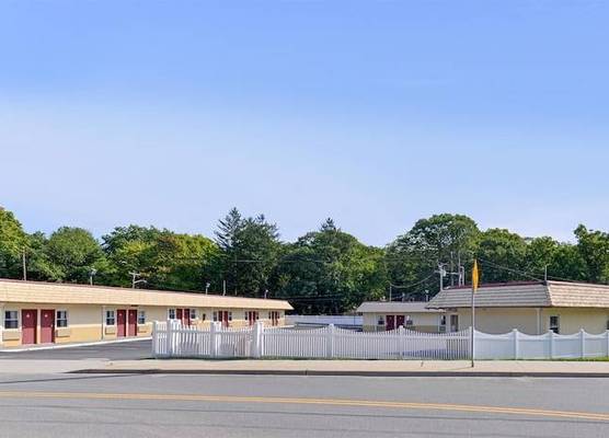 Americas Best Value Inn - Port Jefferson Station - Long Island -New York - 11776 1
