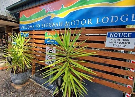 Beerwah Motor Lodge 1