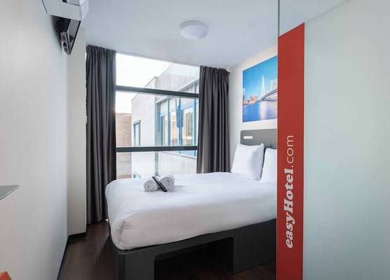 easyHotel Rotterdam City Centre 1