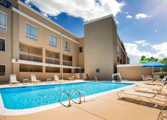 Days Inn by Wyndham Florence Near Civic Center 1
