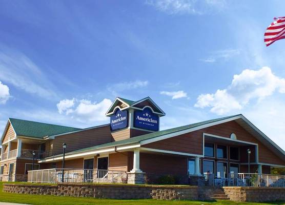 AmericInn by Wyndham Okoboji 1