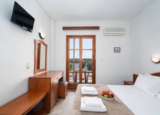 Koukounaries Beach Hotel 1