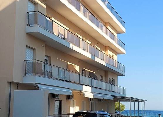 Navarino Luxe Suites 1