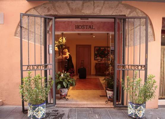 Hostal Antigua Morellana 1