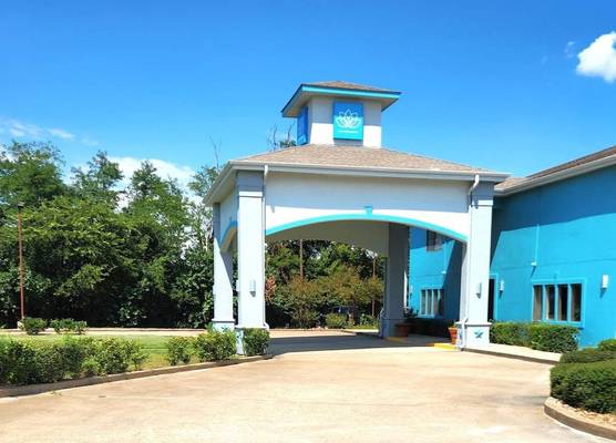 Hotel Blue Fairfield TX 1