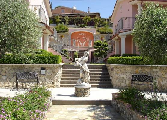 Hotel Ristorante Borgo La Tana 1