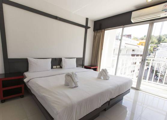 Hotel Baya Phuket - Rooftop Pool, Next to Food Market & Steps to Beach 1