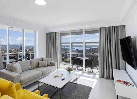 Meriton Suites Bondi Junction 1