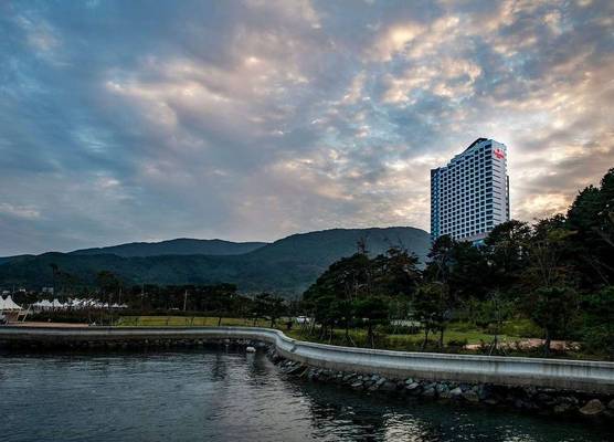 Ramada Suites by Wyndham Geoje 1