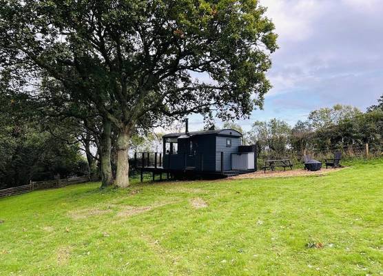 Lodge on Teign River, 1 Bed, Sleeps 2, Parking 1