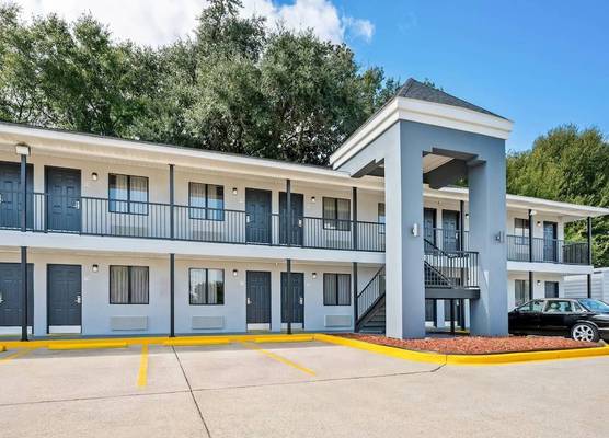 Econo Lodge Biloxi Beach 1