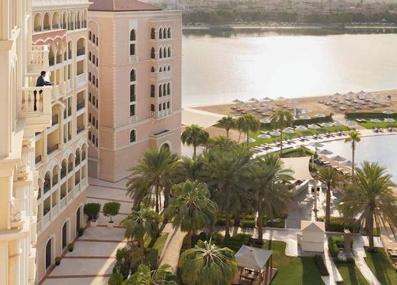 The Ritz-Carlton Abu Dhabi, Grand Canal 1