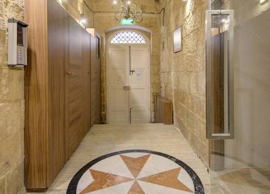 Tritoni Harbour suites - Valletta 1
