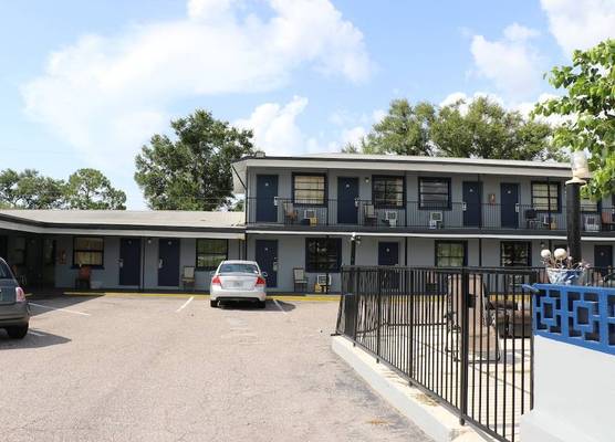 Dunedin Cove Motel 1