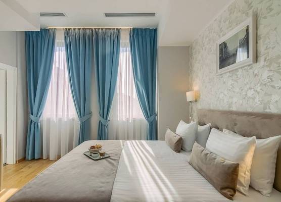 New Era Hotel Old Town Vibrant Nightlife Zone - parking with fee nearby - NOT at the hotel ! 1