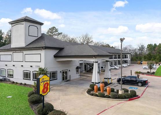 Super 8 by Wyndham Carthage TX 1