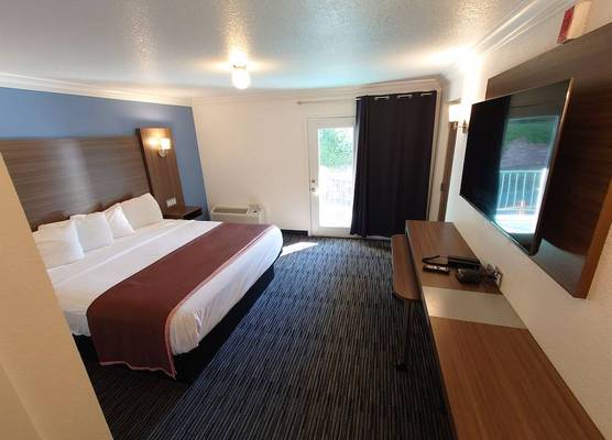 Reagan Resorts Inn 1
