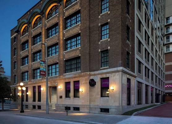 Moxy Ottawa Downtown 1