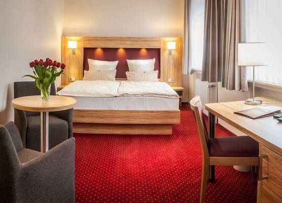 City Hotel 1