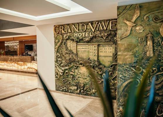 Grand Vaves Hotel 1