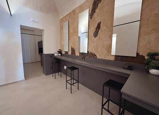 Corona Suite 1