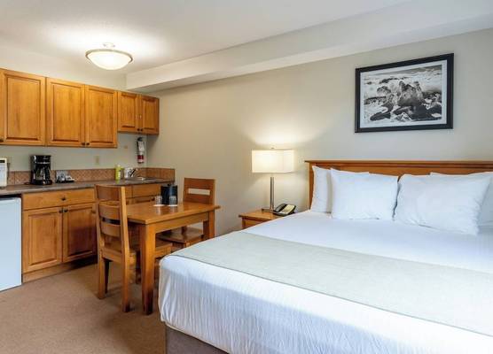 Sundance Lodge 1